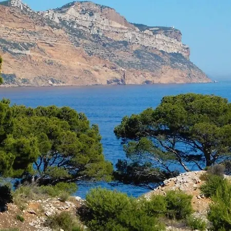 La Favorite - Centre De - Climatisation * Cassis